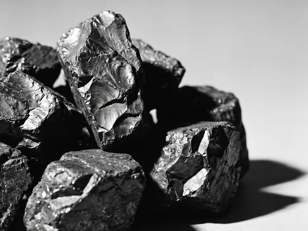 Angular lumps of bituminous coal